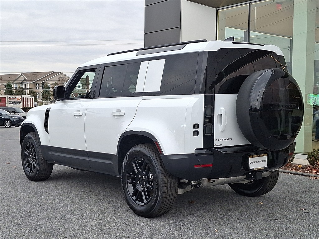 2026 Land Rover Defender 110 S photo 4