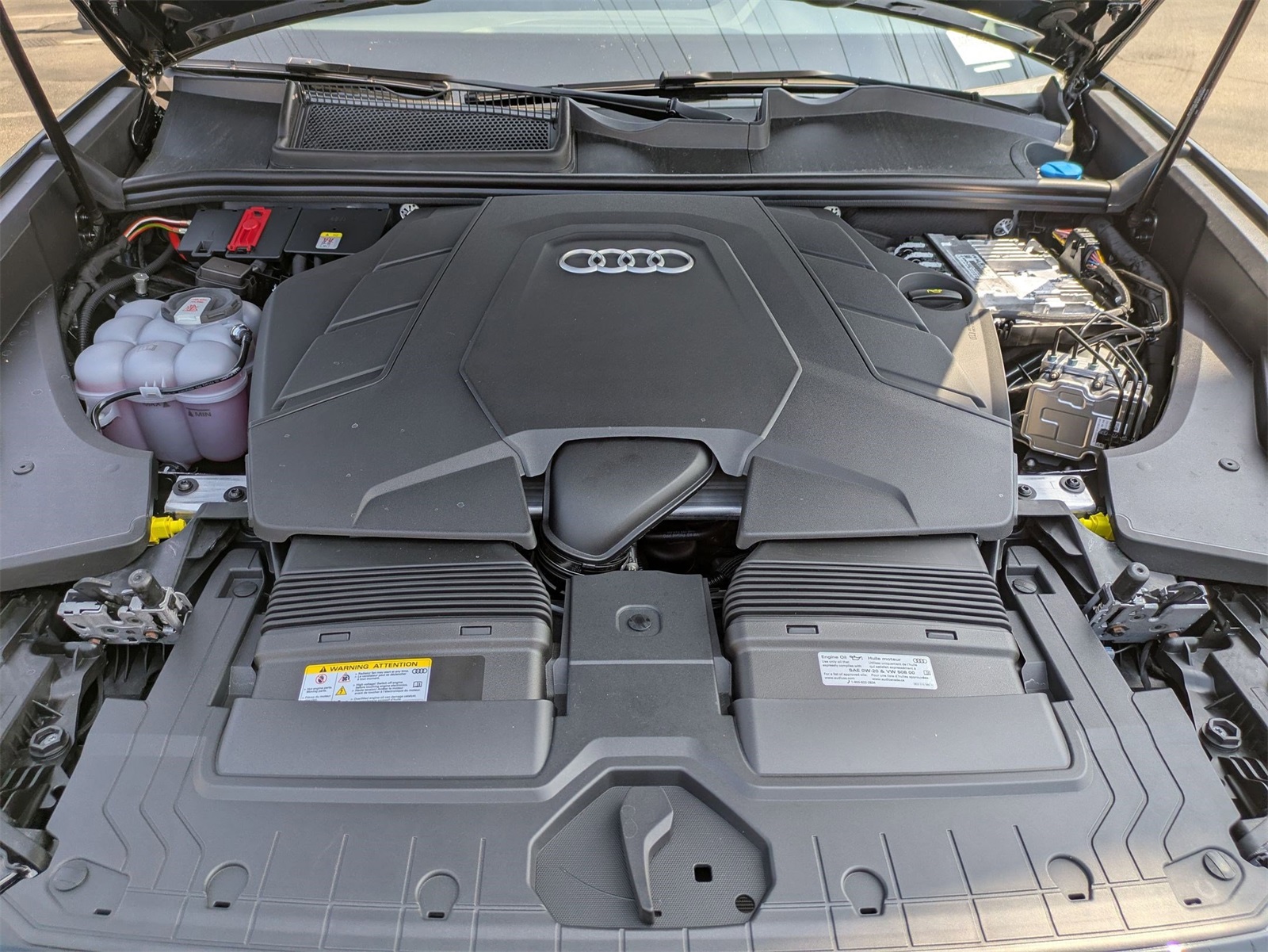 2025 Audi Q8 55 Premium Plus photo 12