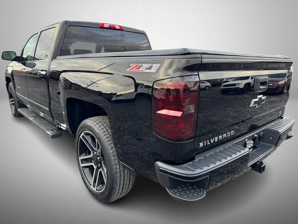 2017 Chevrolet Silverado photo 2