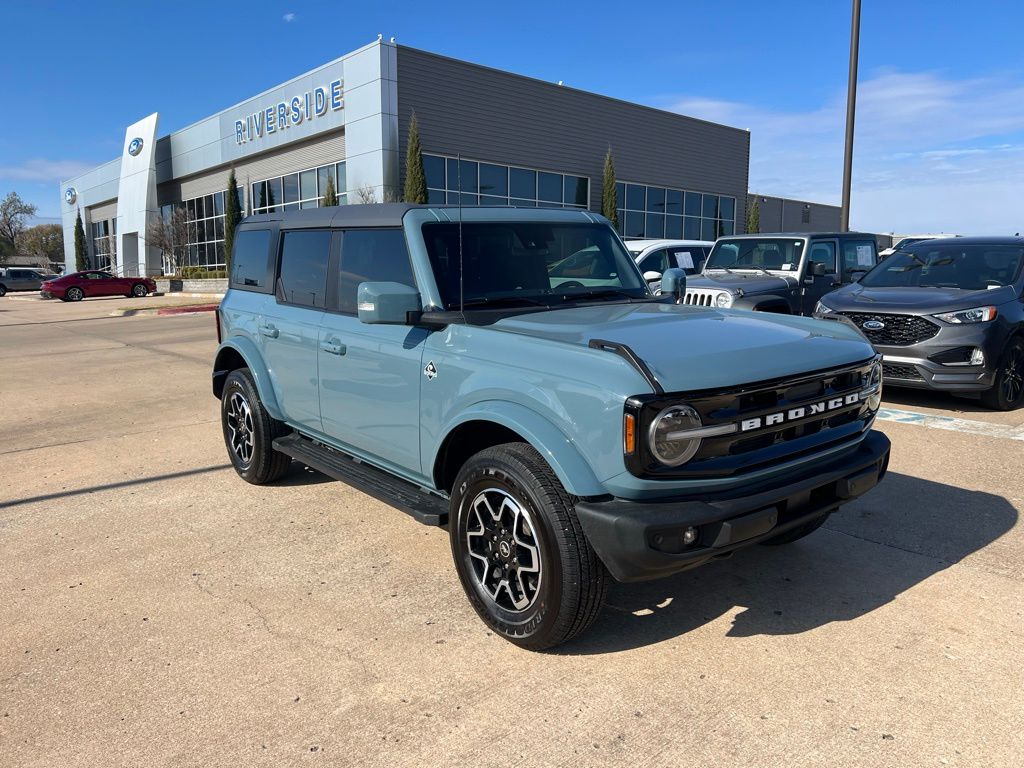 2022 Ford Bronco 4-Door Outer Banks's photo