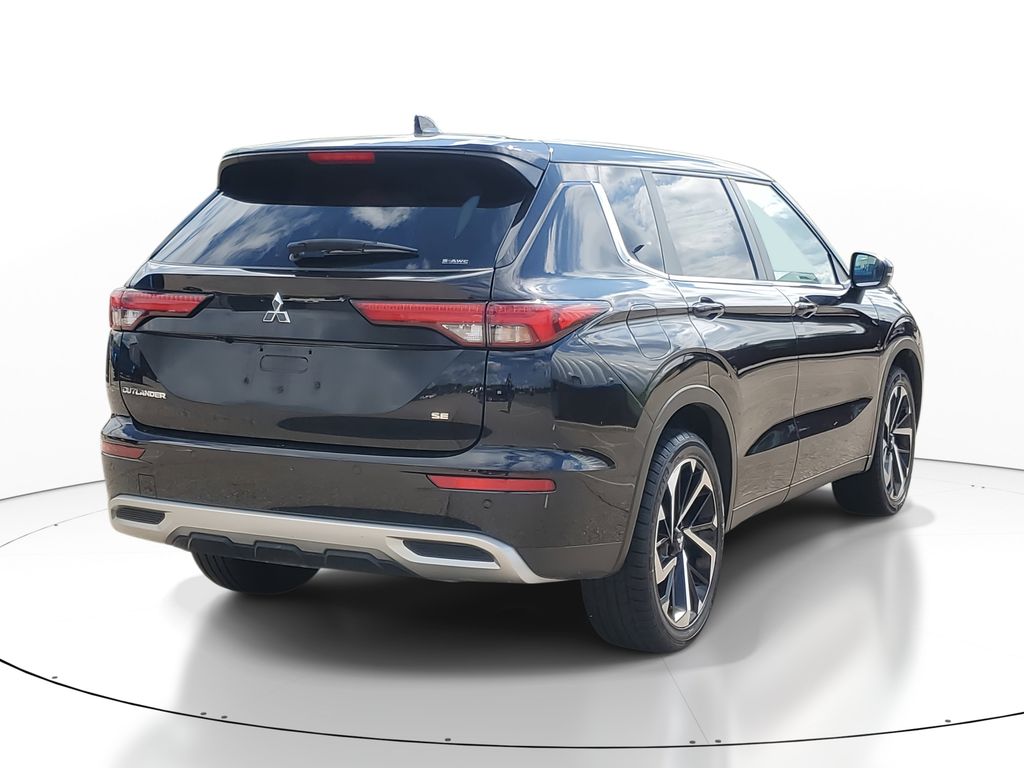 2024 Mitsubishi Outlander SE photo 4