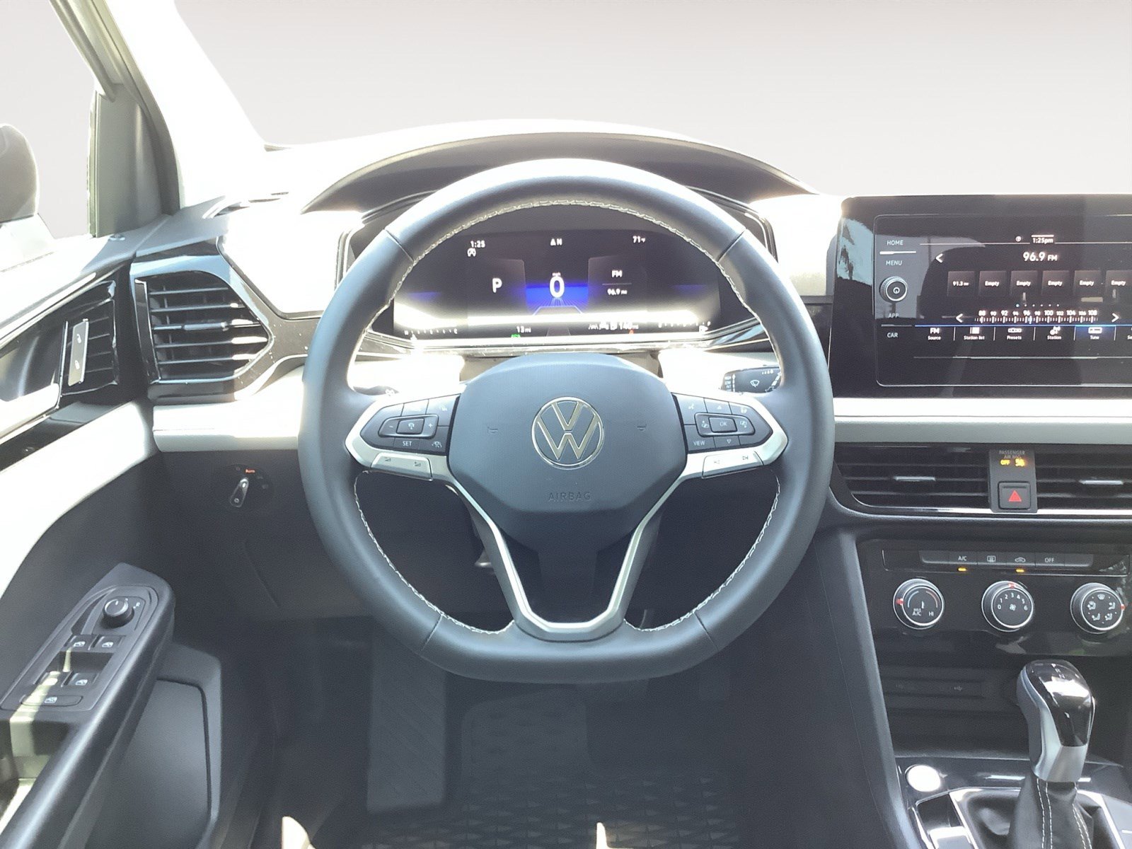 2025 Volkswagen Taos S photo 11