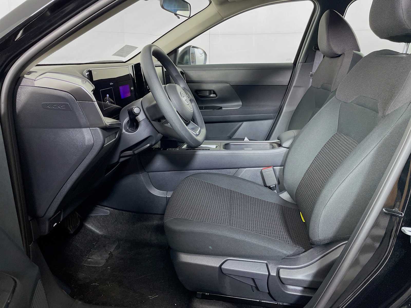 2025 Nissan Kicks S photo 4