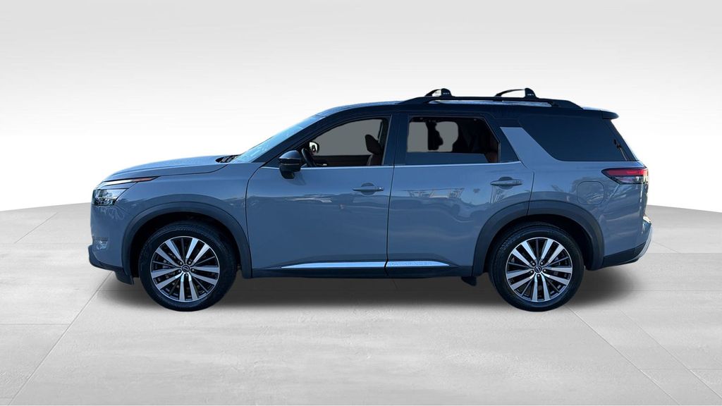 2022 Nissan Pathfinder Platinum photo 4