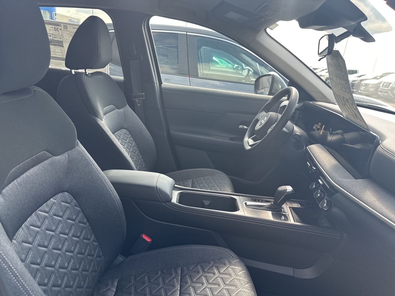 2025 Nissan Kicks SV photo 37