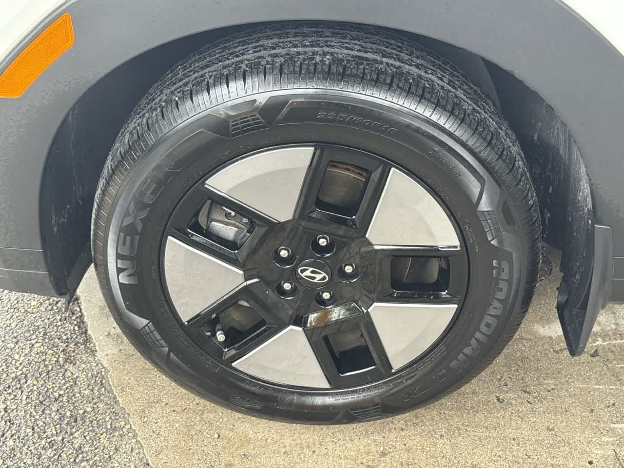 2025 Hyundai Santa Fe SEL photo 6