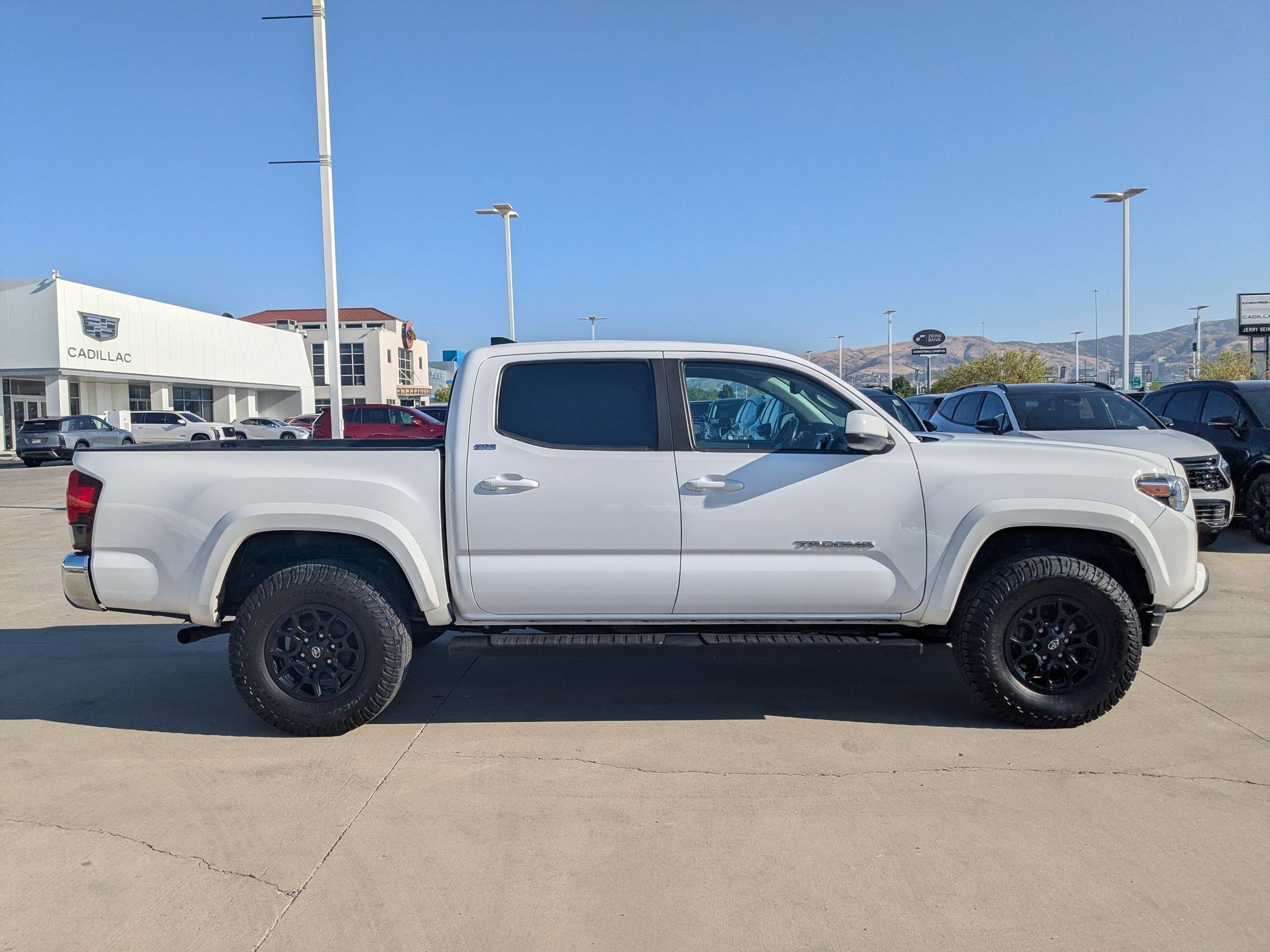 2019 Toyota Tacoma SR5 4x4 photo 6