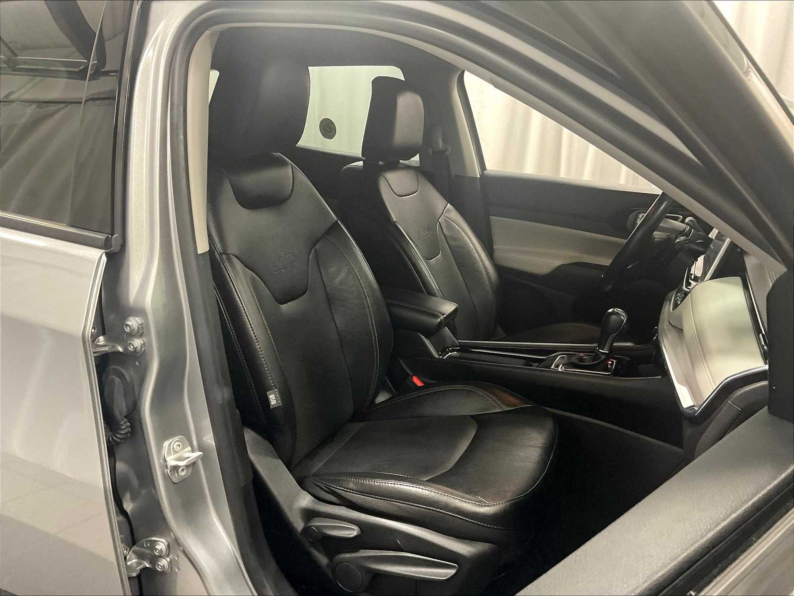 2022 Jeep Compass Limited photo 8