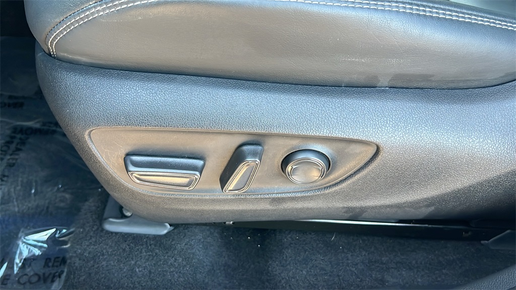 2024 Toyota RAV4 XLE Premium photo 10