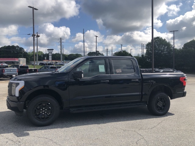 2025 Ford F-150 Lightning XLT photo 5