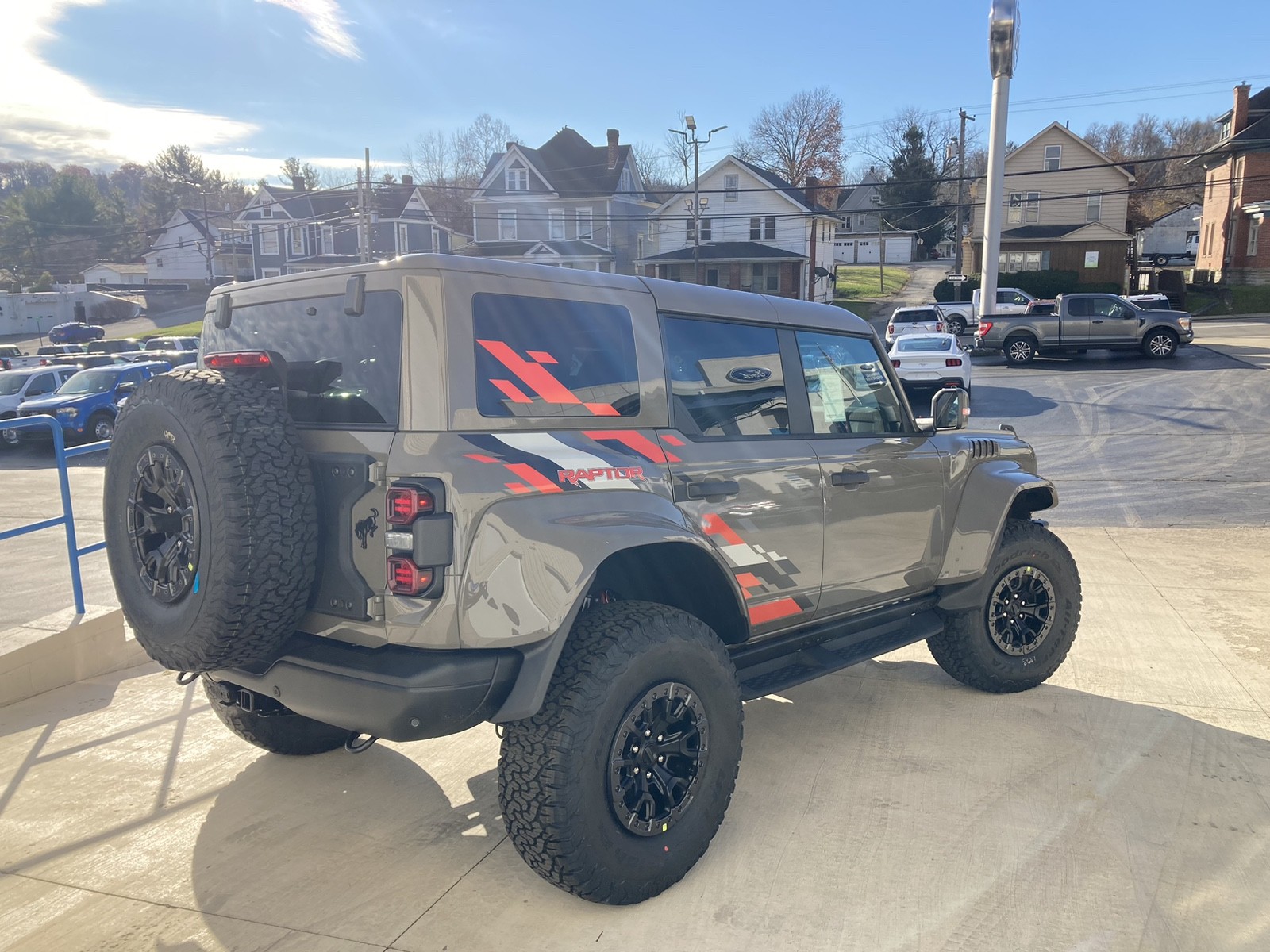 2025 Ford Bronco Raptor photo 2