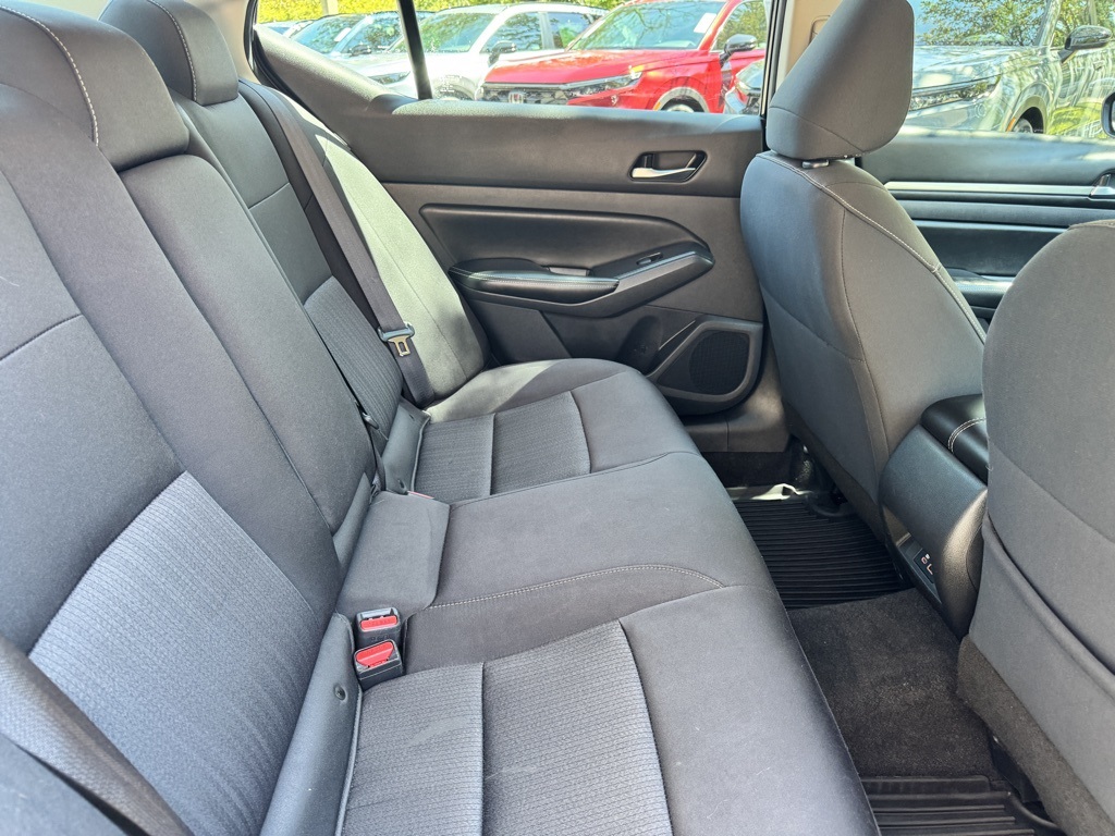 2022 Nissan Altima 2.5 SV photo 8