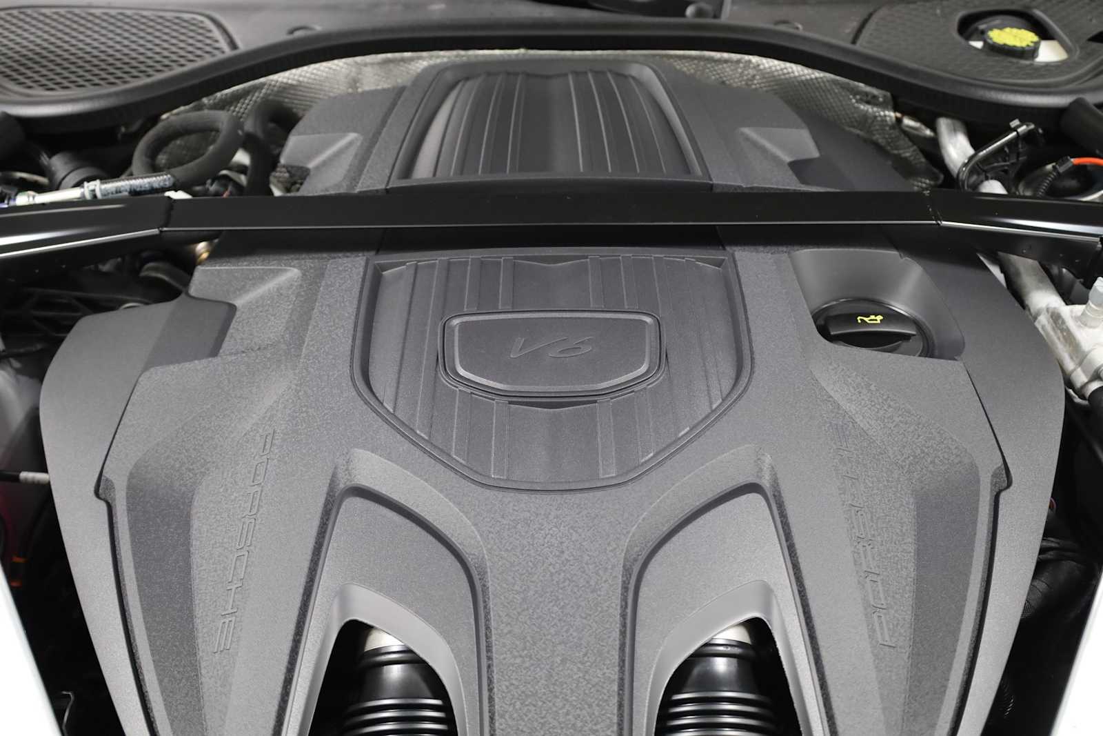 2025 Porsche Panamera 4 photo 33