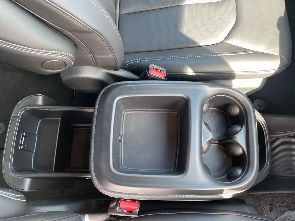 2025 Chrysler Pacifica photo 37