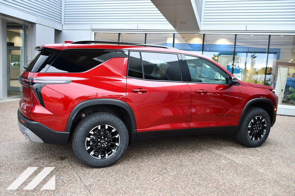 2026 Chevrolet Traverse Z71 photo 8