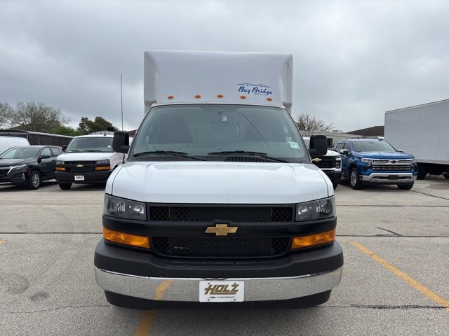 2024 Chevrolet Express Cutaway 3500 photo 2