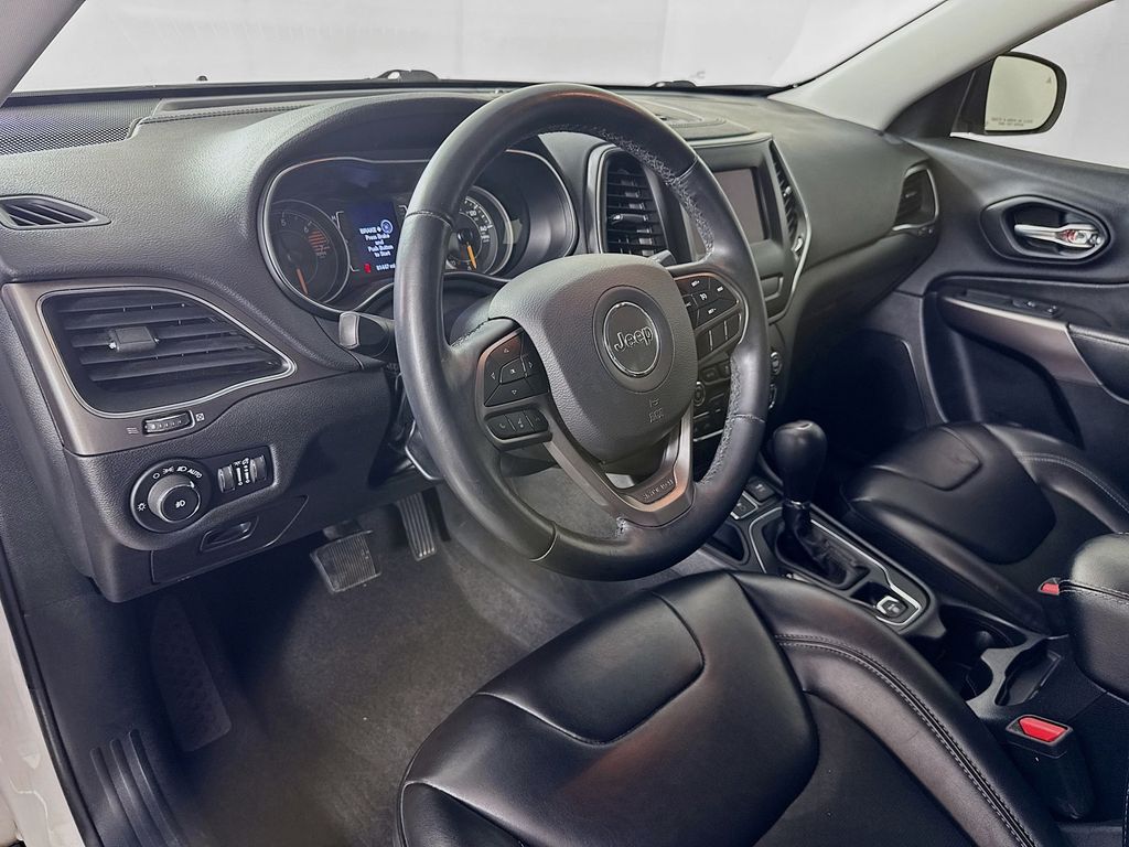 2019 Jeep Cherokee Latitude photo 9