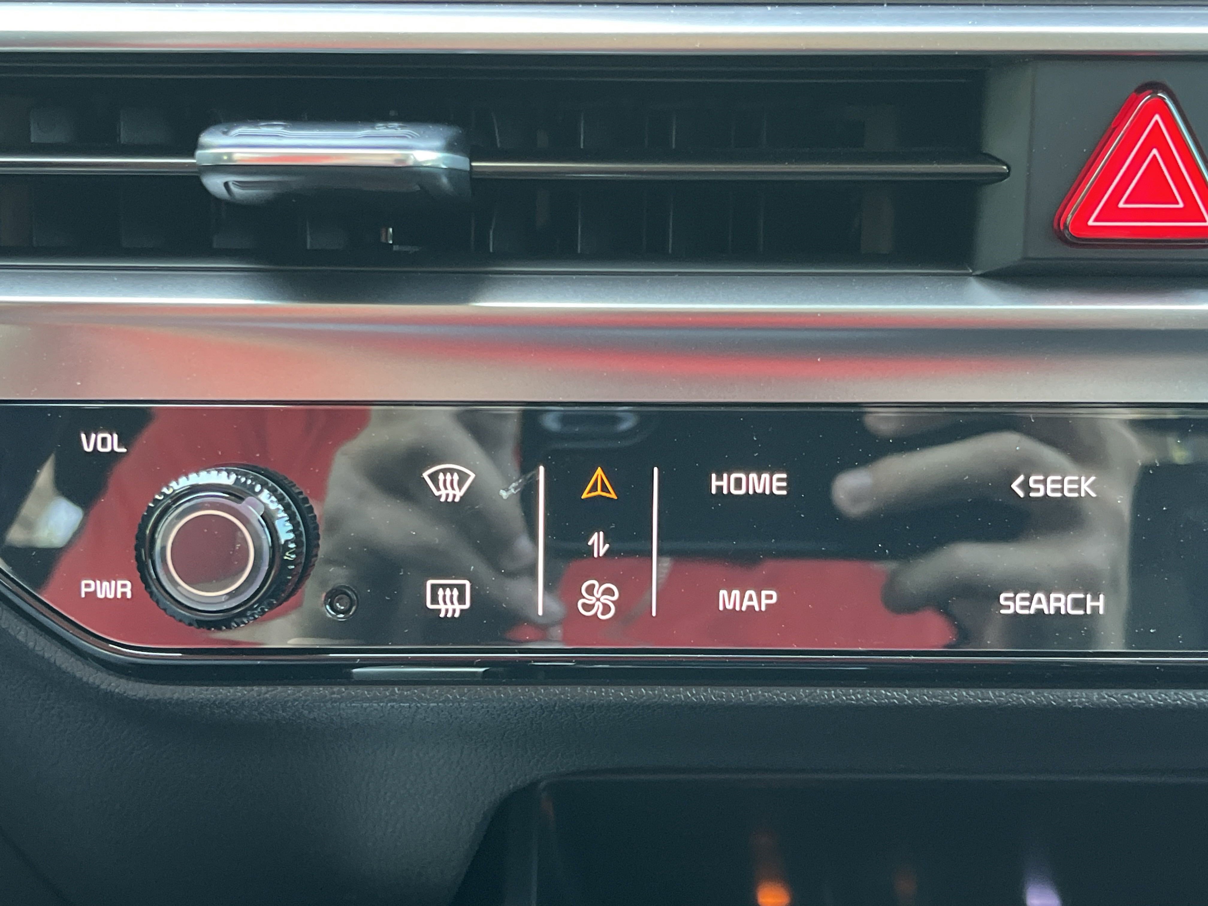 2025 Kia Sorento LX photo 4