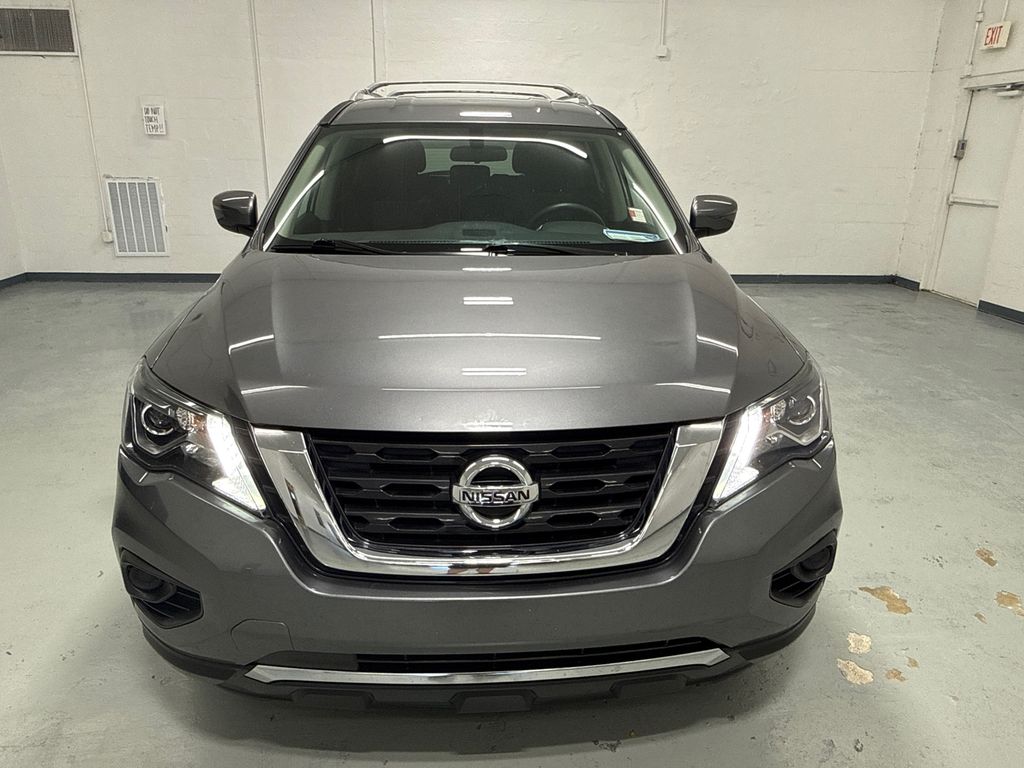 2020 Nissan Pathfinder S photo 2