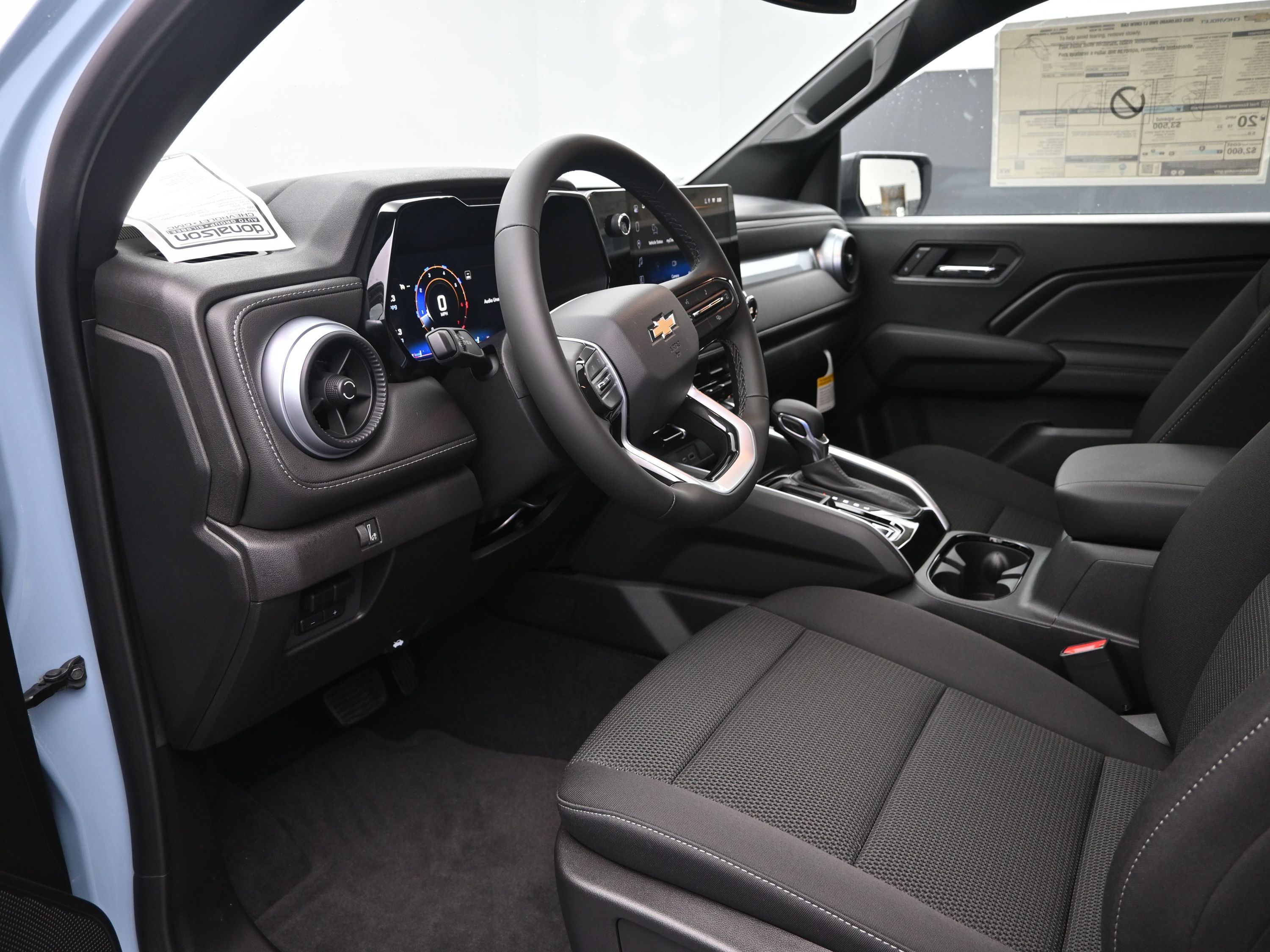 2025 Chevrolet Colorado Work Truck LT photo 6