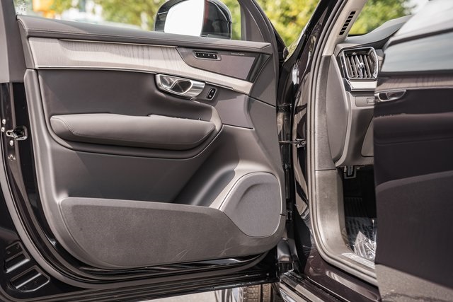 2026 Volvo XC90 photo 28