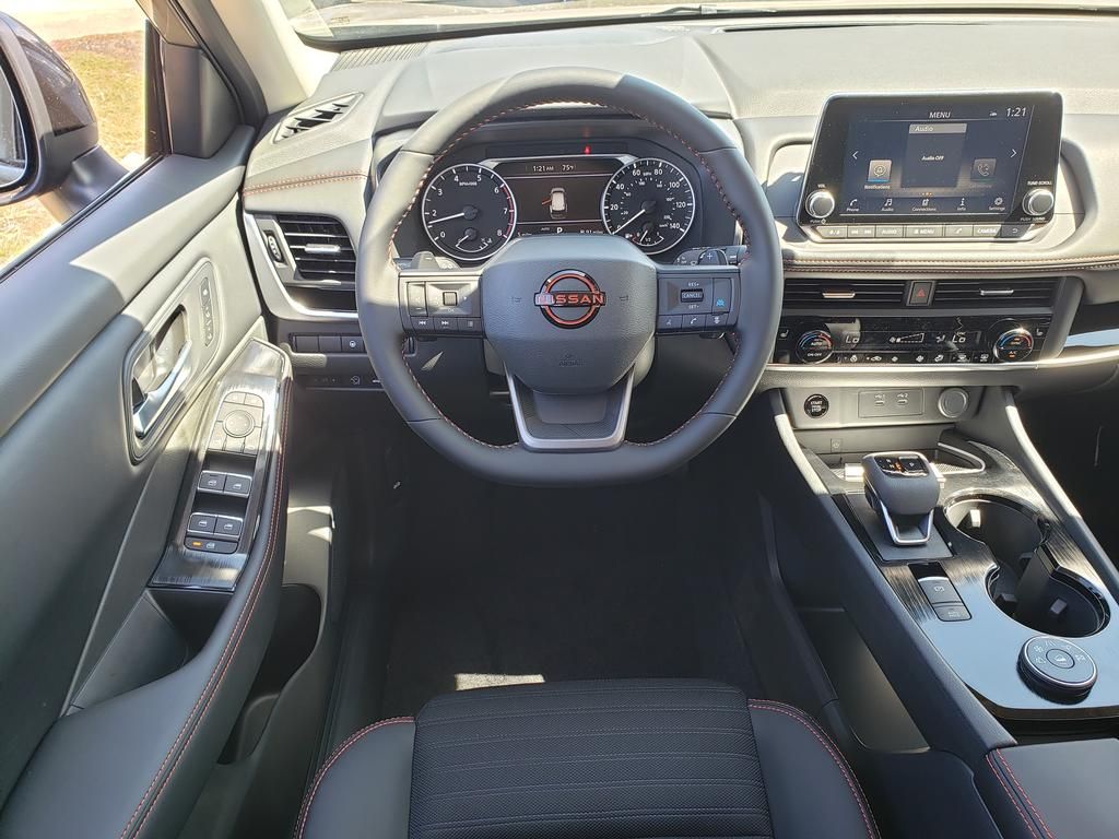 2026 Nissan Rogue SV photo 4