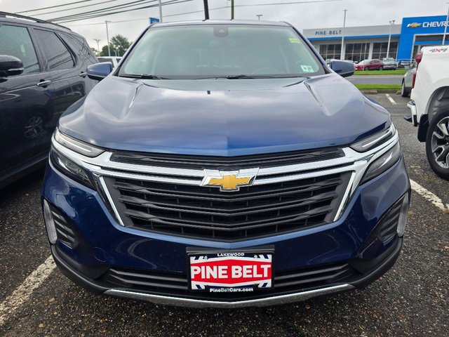 2022 Chevrolet Equinox LT photo 2