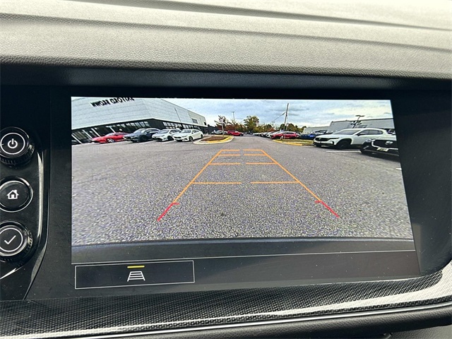 2023 Buick Envision Essence photo 3