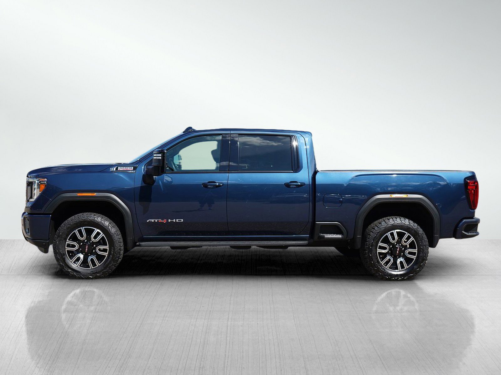 Used 2022 GMC Sierra 2500HD AT4 with VIN 1GT49PEY7NF239418 for sale in Roseville, Minnesota