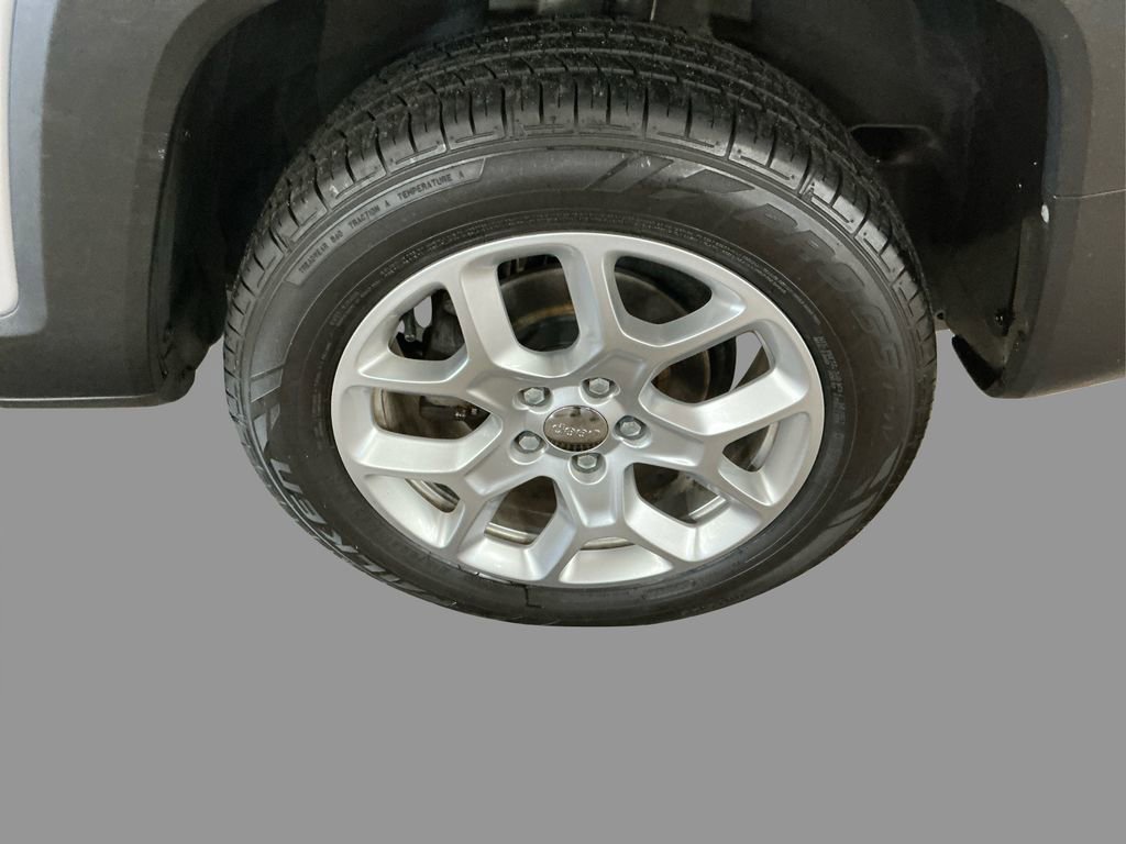 2015 Jeep Renegade Latitude photo 16
