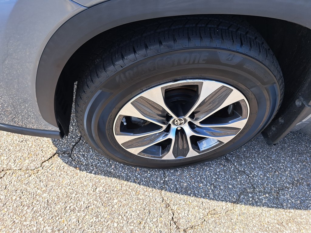 2023 Toyota Highlander Hybrid XLE photo 28