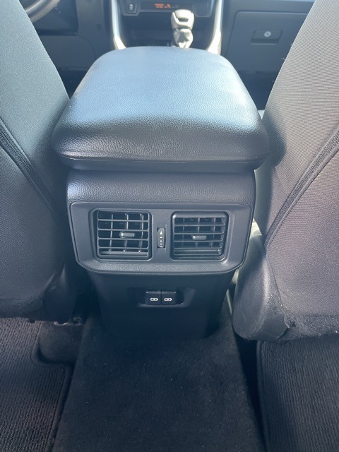 2022 Toyota RAV4 Hybrid XLE photo 9