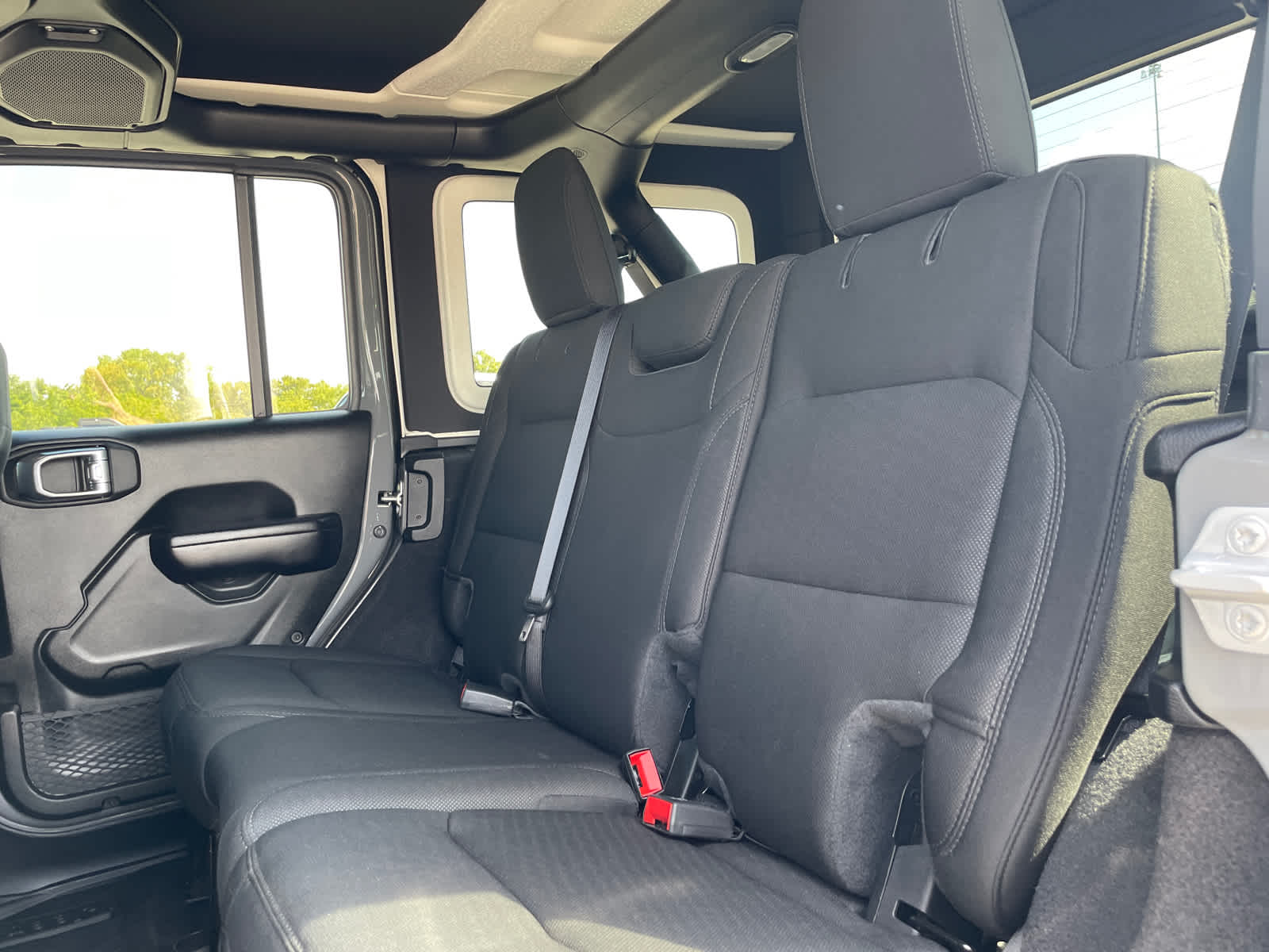 2021 Jeep Wrangler Unlimited Willys photo 12