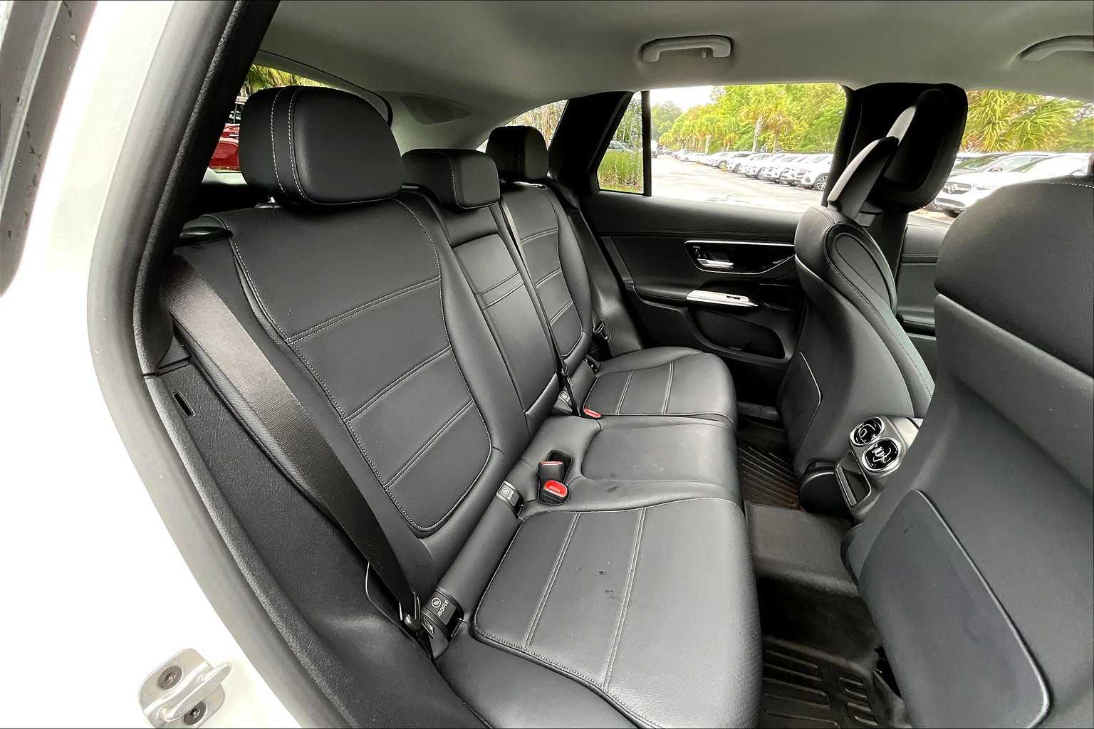2024 Mercedes Benz GLC 300 4MATIC photo 12