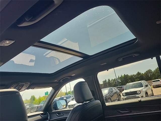 2025 Jeep Grand Cherokee Limited photo 4