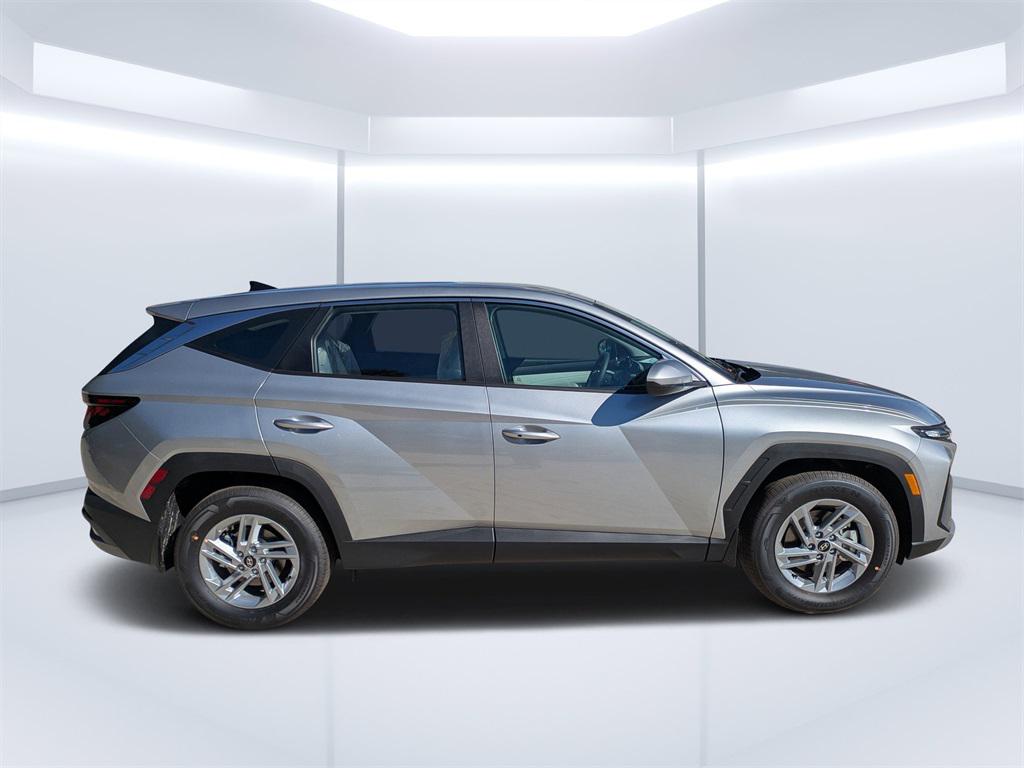 2026 Hyundai Tucson SE photo 2