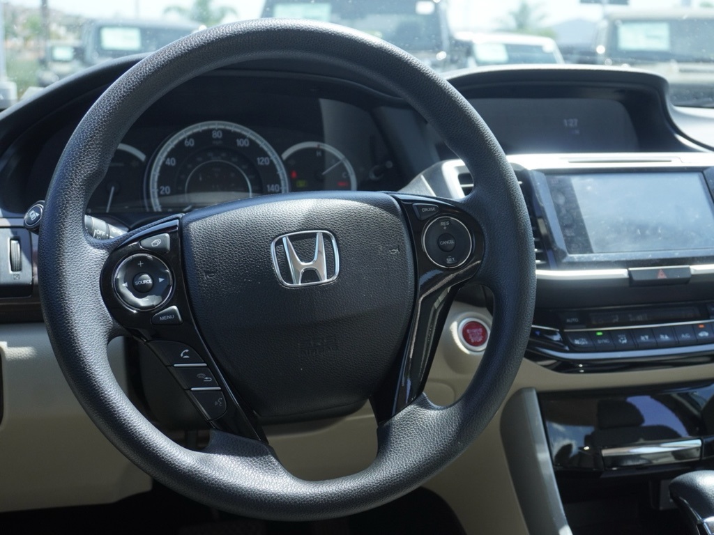 2017 Honda Accord EX photo 26