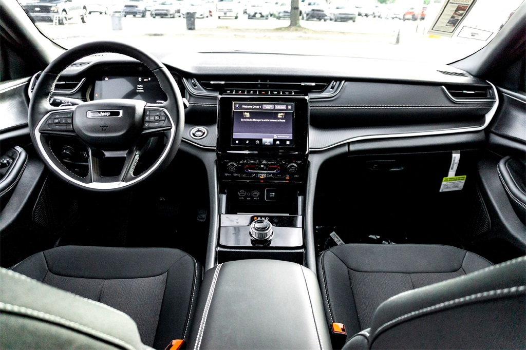 2025 Jeep Grand Cherokee Laredo X photo 22