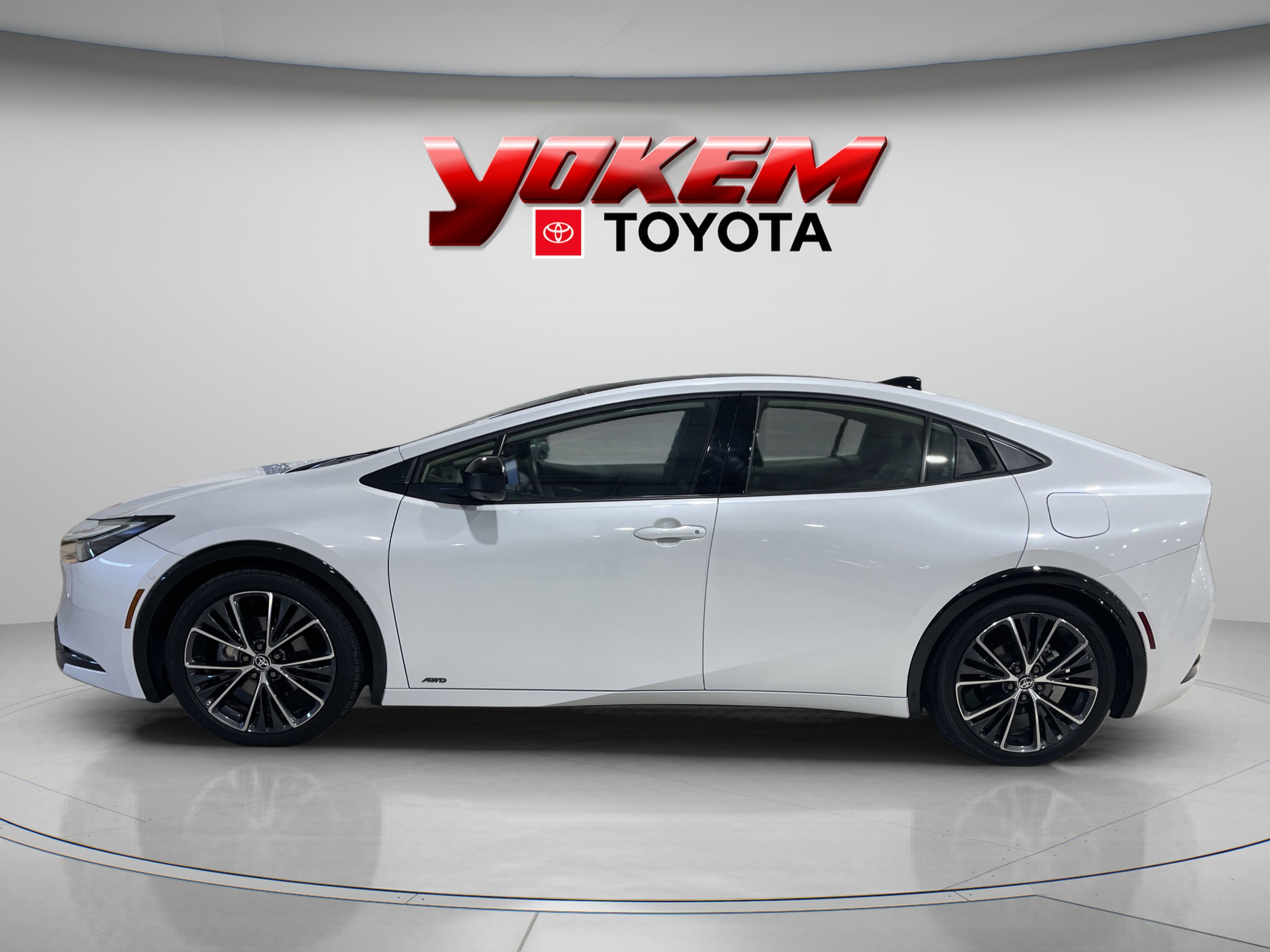 2024 Toyota Prius Limited photo 2