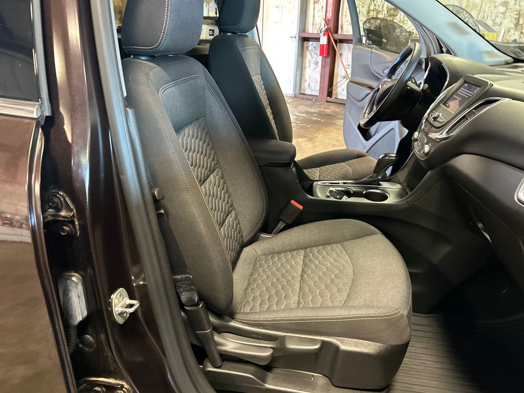 2020 Chevrolet Equinox LT photo 26