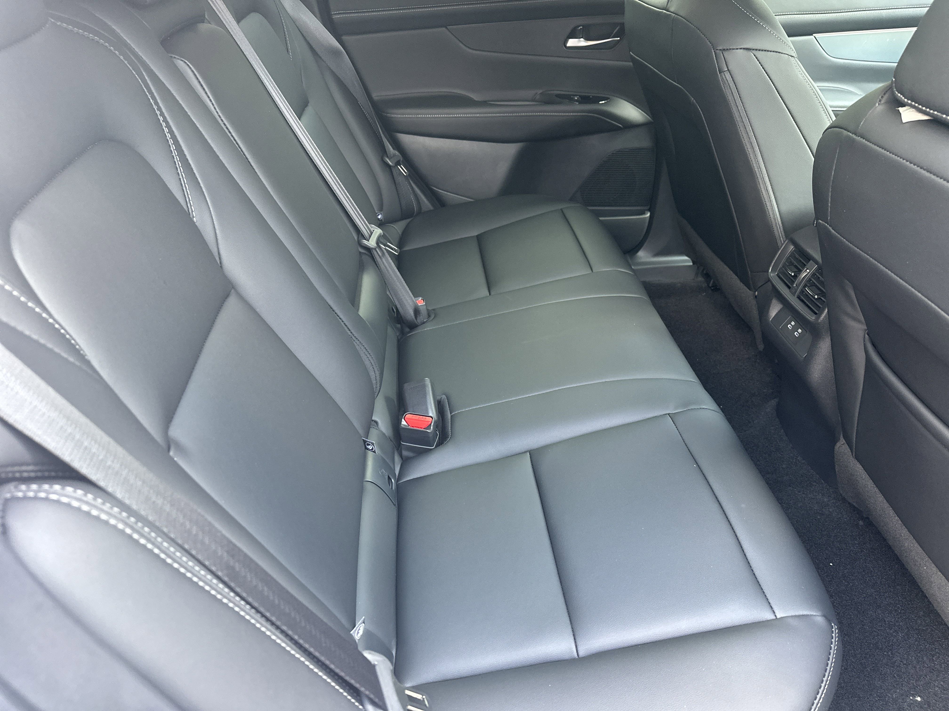 2025 Nissan Murano SL photo 10