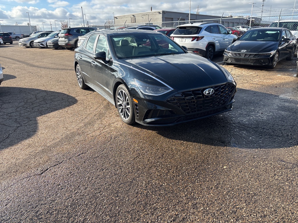 Used 2021 Hyundai Sonata Limited with VIN 5NPEH4J20MH129287 for sale in Kansas City