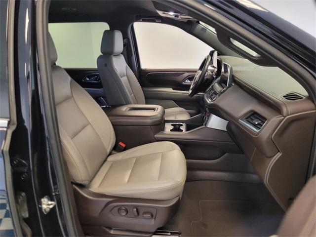 2023 Chevrolet Suburban LT photo 12