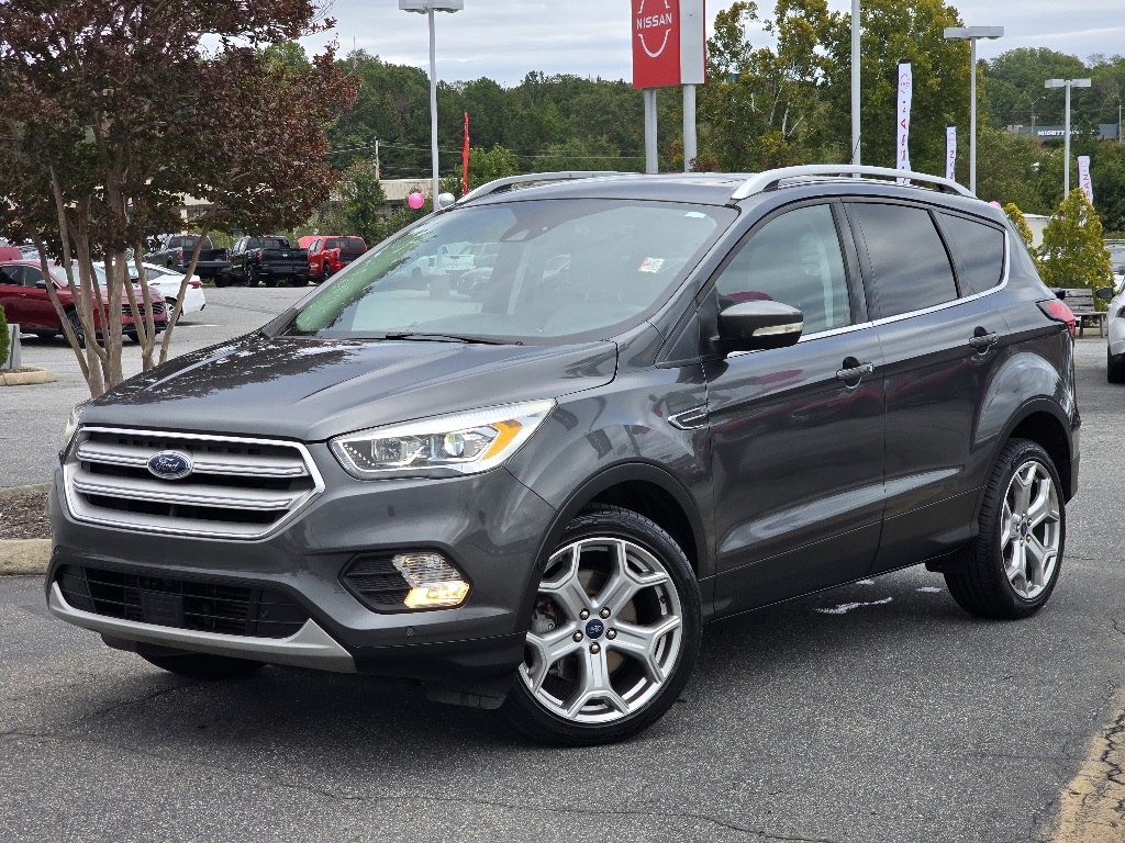 2019 Ford Escape Titanium photo 2