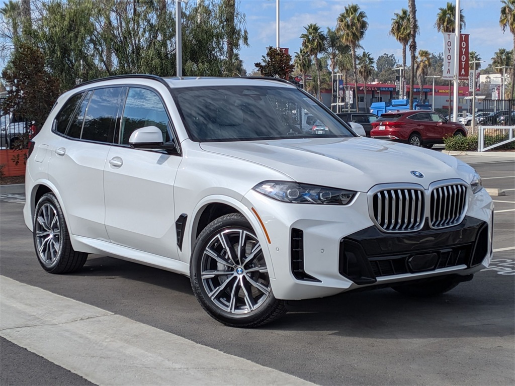 2026 BMW X5 50e's photo