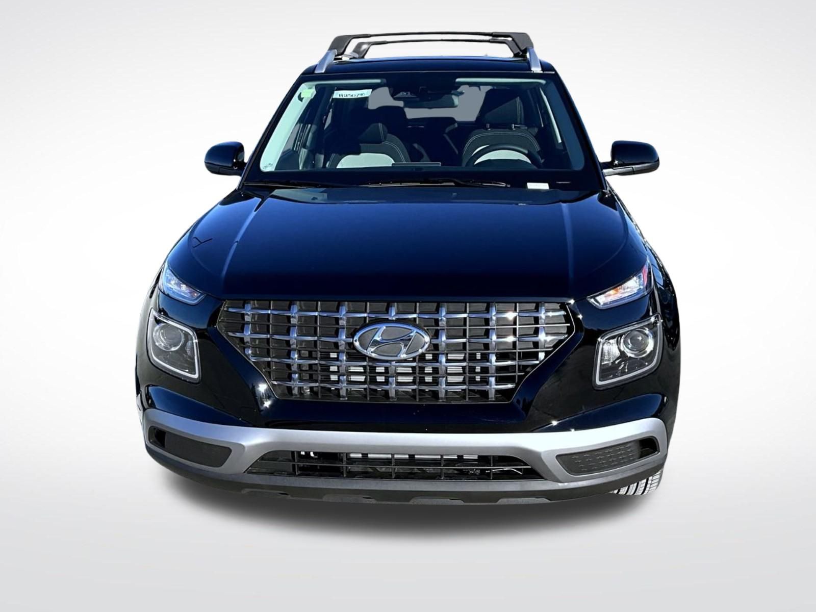 2025 Hyundai Venue SEL photo 2