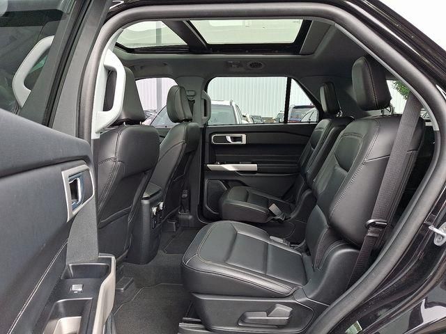 2023 Ford Explorer XLT photo 11