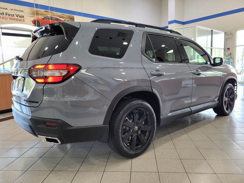 2025 Honda Pilot Black Edition photo 4