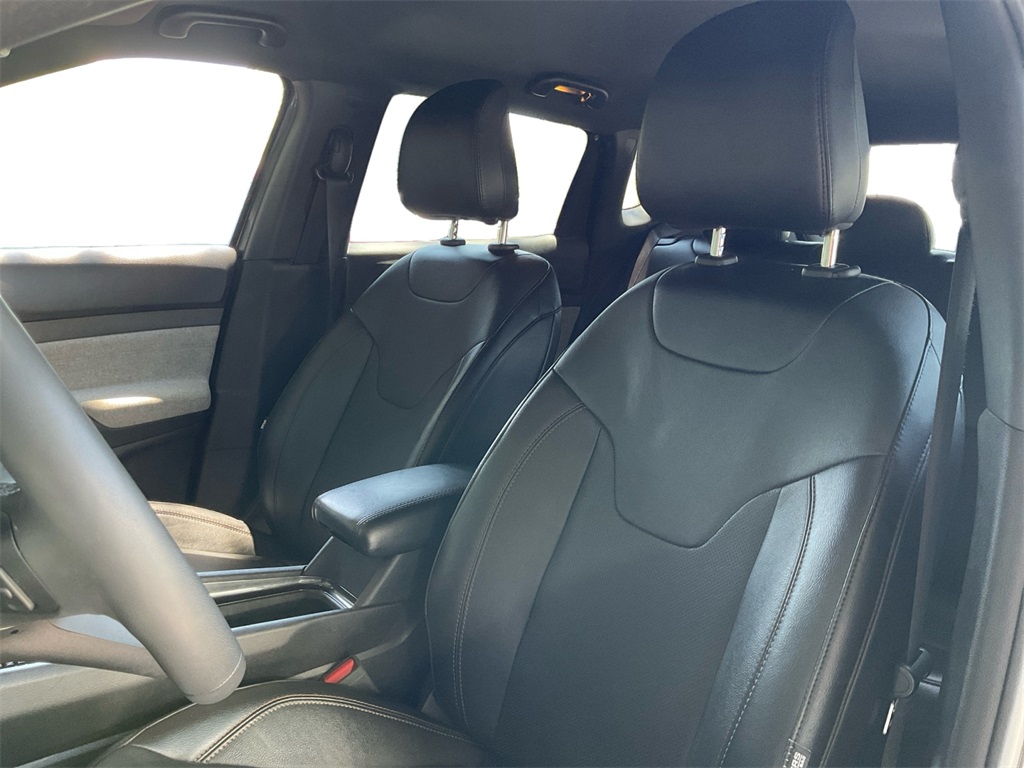2023 Jeep Compass Latitude Lux photo 26