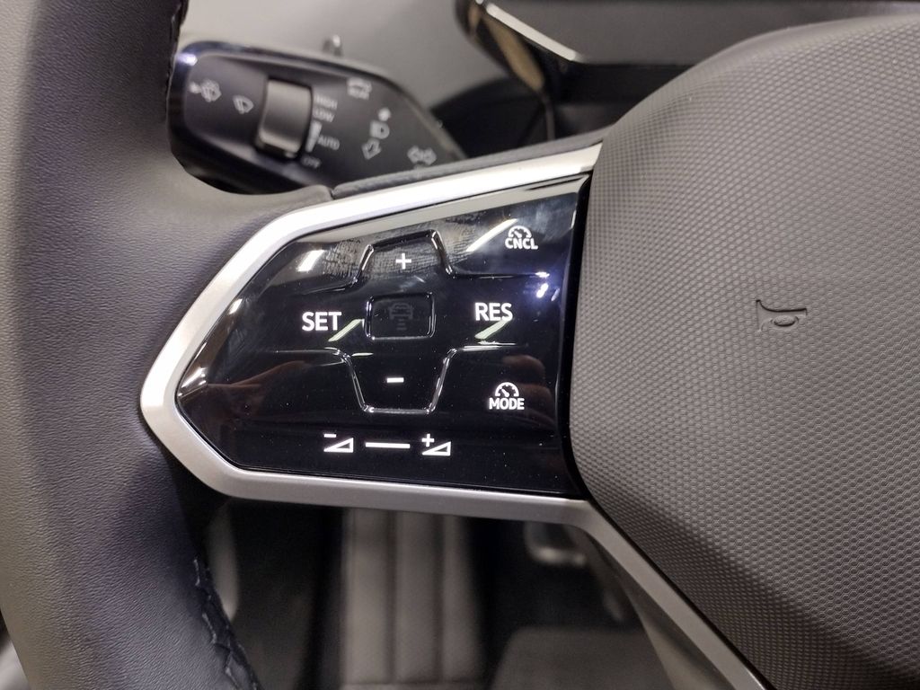 2025 Volkswagen ID.4 Pro Plus photo 24
